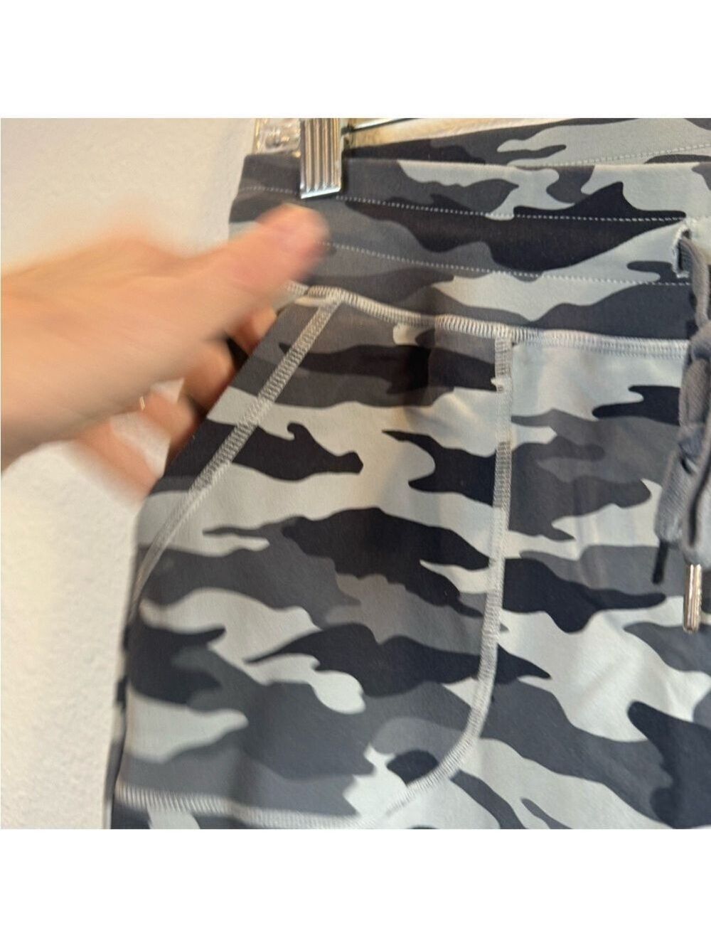 ZYIA ACTIVE ‘Unwind ‘ Joggers White Snow Camo - Picture 8 of 13